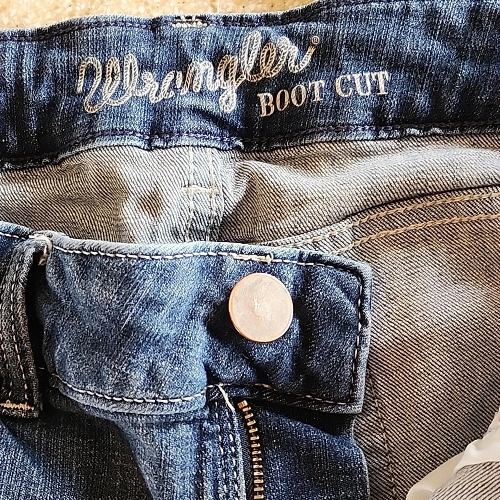 Wrangler Boot Cut Jeans Size 9 - Picture 2 of 12